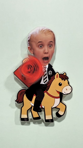 春節前にドラコ・マルフォイが“干支アイコン”化　トム・フェルトンも反応 video poster