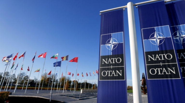 グリーンランド軍事化なら対抗措置　ロシア外相、NATO新北極ミッションに警告