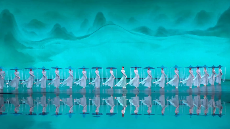 春雨を踊る「Auspicious Rain」——静かな生命感を描くダンス作品 video poster