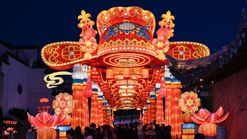 春節9連休で中国の移動と消費が活況：鉄道1.21億人、興収575億元