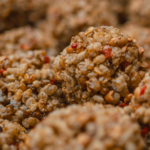 中国本土・貴州で受け継がれる春節の味：プイ族の黒糖ライスパフ「ミーファ」