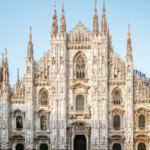 ミラノ・ドゥオーモ広場、歴史の荘厳さと「冬季五輪」熱が重なる2026年2月 video poster