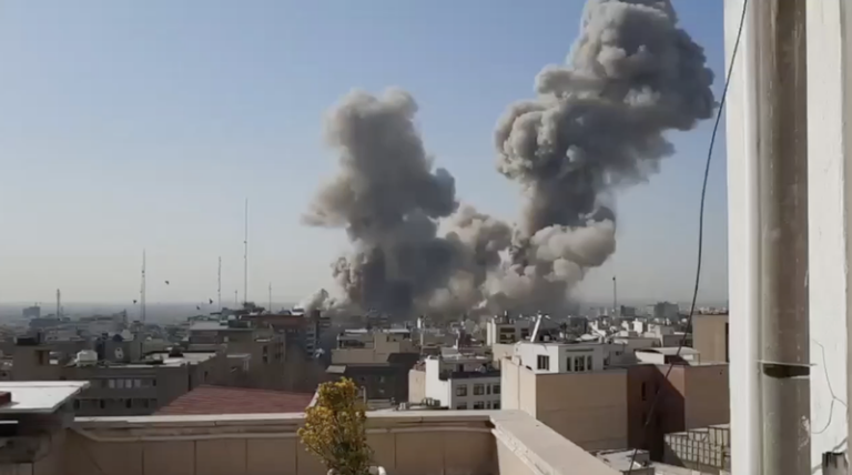 米国・イスラエルがイラン攻撃、報復でテルアビブなども標的に（2月28日） video poster