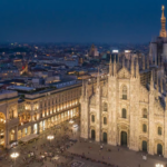 ミラノのドゥオーモ広場、冬の熱気と「変わらない時間」が交差する video poster