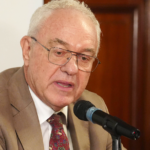 中国×ウルグアイのグリーン連携、電気バスとEVが街を変える