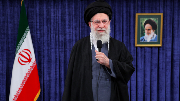 イラン最高指導者ハメネイ師、米緊張下で「国民の結束」訴え