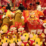 春節消費が「健康・体験・デジタル」へ：2026年“午年”の買い物かごの中身