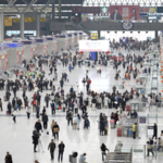 中国本土の春節「春運」開始、鄭州東駅で“待ち時間が文化体験”に video poster