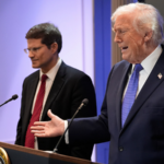 トランプ氏、世界一律関税を15%に引き上げ　最高裁判断の翌日に再加速