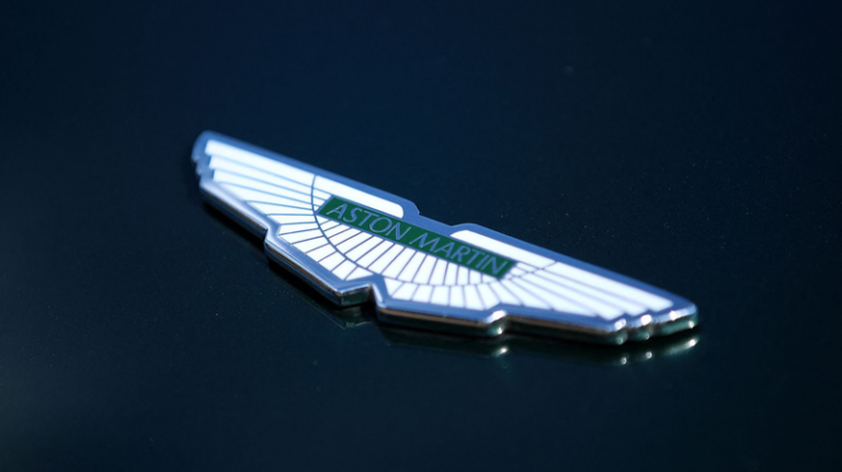 アストンマーティン、人員最大20%削減へ　米国関税など逆風でコスト圧縮