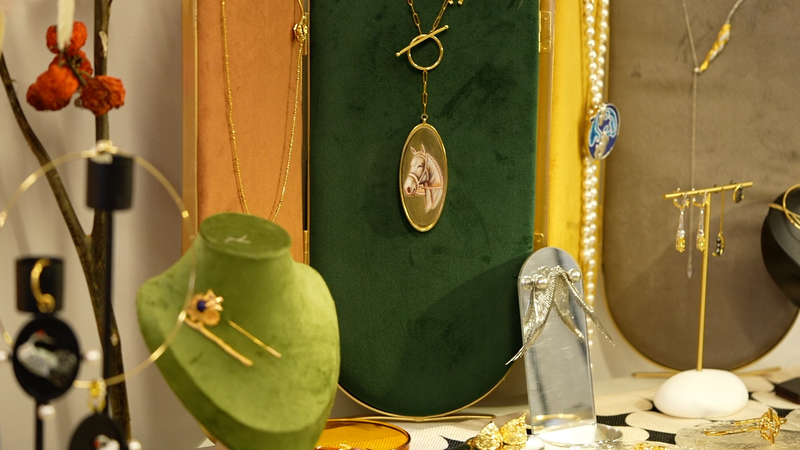 午年を前に、干支の「馬」を宝飾で再解釈する中国本土のデザイナー video poster