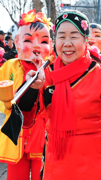 小年（Xiaonian）で中国本土が年末モード　龍舞や旱船の民俗パレード video poster