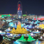 ハルビン「氷雪大世界」2026冬、松花江の氷が巨大な“光の街”に変わる video poster