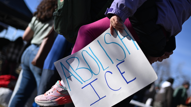 CGTN調査：米ミネソタのICE発砲を機に、連邦と州の対立が先鋭化