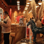 春節直前でも熱気冷めず：義烏市場に世界の買い手が集まる理由 video poster