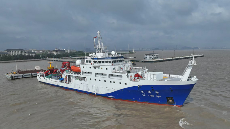 中国本土「大洋95」出航、インド洋で海底硫化物の科学調査へ