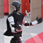 ドバイのエキスポシティで春節パレード　龍舞とハイテク演出が街を彩る video poster