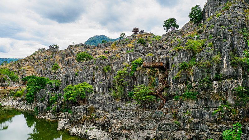 四川・宜賓の興文ユネスコ世界ジオパーク、2026年春節ガラの舞台に video poster