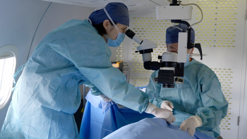 中国本土初のC909航空病院がラオス到着、機内手術も実施へ