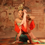 敦煌・莫高窟の壁画から舞台へ――胡旋舞がよみがえらせるシルクロードの記憶