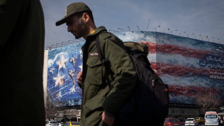 米・イラン緊張が急上昇：2026年1月の動きと2月1日開始のホルムズ演習