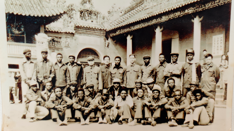 中国・ジンバブエ連帯、解放闘争の写真がつなぐ「開発の現在」