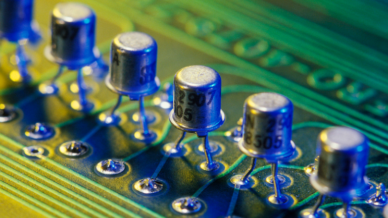 0.6Vで動く「1nmゲート」強誘電体トランジスタ、中国本土の研究チームが開発