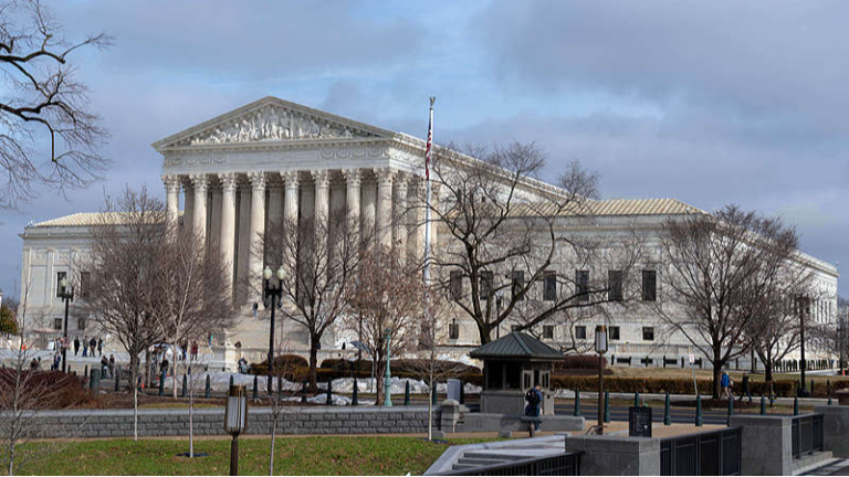 米最高裁がトランプ関税の多くを違憲判断、15%関税方針に波紋