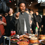 TikTokで#BecomingChinese拡散、Z世代が試す「中国式ウェルネス」