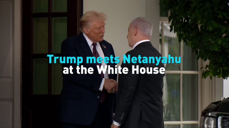 トランプ氏、ネタニヤフ首相とホワイトハウス会談　ガザ統治構想とイランが焦点 video poster