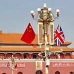 中国の何立峰副首相、中英に「氷を砕く精神」継承を呼びかけ