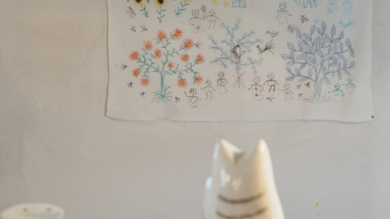 北京・秋舎ガーデンで咲く刺繍——「グラニー・シエンツァオ」の静かな物語
