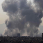 米・イスラエルのイラン攻撃、核交渉の最中に何が起きたのか――「外交放棄」との批判