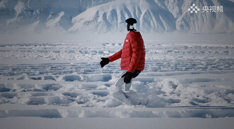 CMGの冬季五輪PR動画に人型ロボ登場　-47.4℃で13万歩、ロゴを“描く” video poster