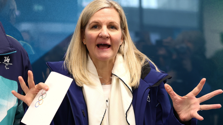 IOC会長カースティ・コベントリー氏、ミラノ選手村を視察　中国パートナーの知能ロボットにも注目