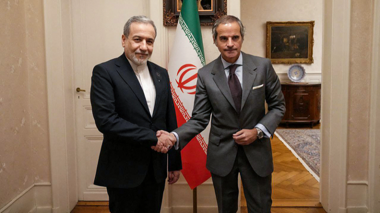 イラン外相とIAEA事務局長がジュネーブで技術協議　米国との間接交渉を前に