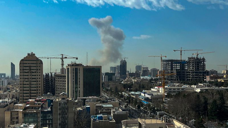 イスラエル、イランに「先制」攻撃　テヘランで着弾報道、両国が空域封鎖