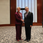 王毅外相「中英協力の余地さらに」ミュンヘン会議で英国外相と会談