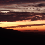 中国本土・海南島の五指山に沈む夕日——自由貿易港構想と自然保全の“同居” video poster