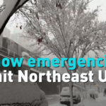 米北東部で大雪非常事態　“爆弾低気圧”で60cm超、交通が停止 video poster