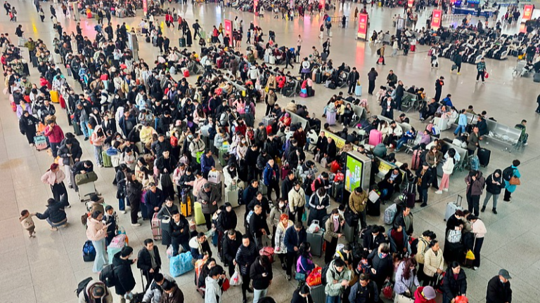 中国本土「春運」2月2日開始へ：95億回移動見通しが映す変化