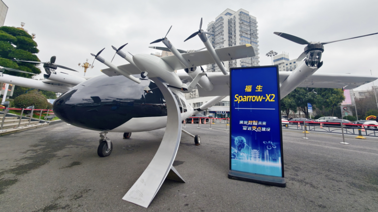 中国本土・武漢で航続1200kmのeVTOL公開、医療搬送コスト低減に注目