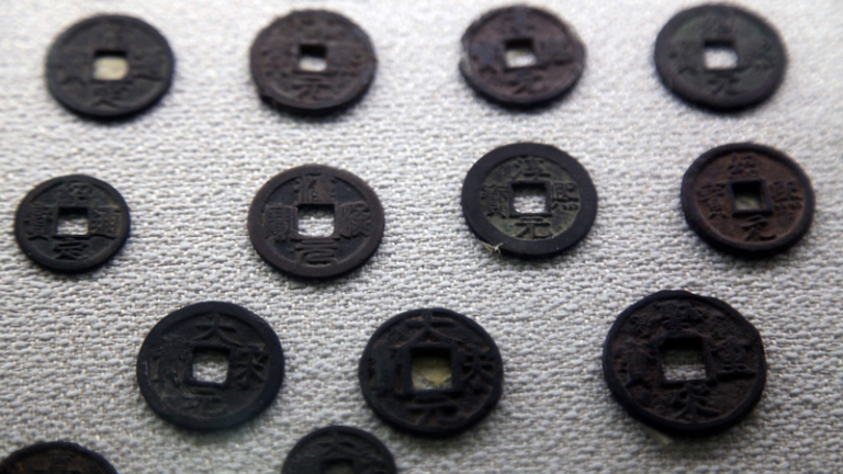 カザフスタン南部で8〜12世紀の古代硬貨46枚発見　タラスとシルクロード交易の痕跡