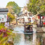 江南の真珠「南潯古鎮」ライブで没入散策：絹と水路が織る800年の町 video poster