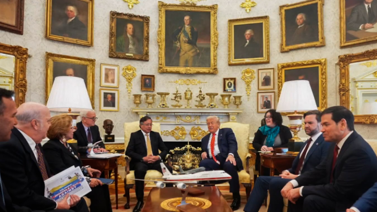 トランプ氏、コロンビアのペトロ大統領とホワイトハウス会談 video poster