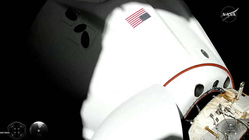 SpaceX Crew-12のドラゴン、ISSに自動ドッキング　4人が長期滞在へ