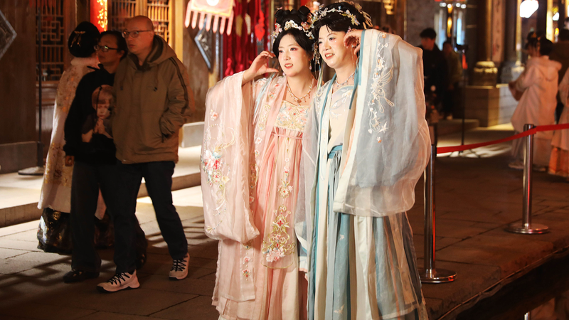 中国の春節9連休、なぜ消費が動く？旅行・高齢者需要・クーポンの波