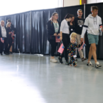 米国、白人南ア難民を月4500件処理へ 年上限7500人とのねじれ 米国、白人南ア難民を月4500件処理へ 年上限7500人とのねじれ