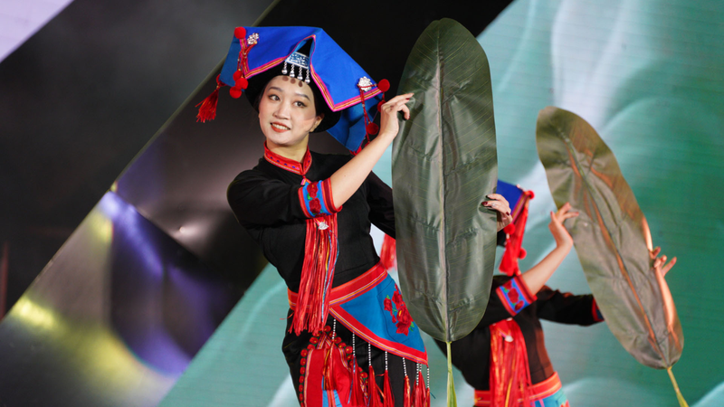 中越国境で春節ムード　ラオカイと中国・河口県で旧正月交流 video poster