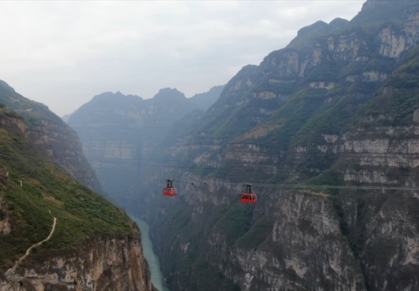 四川の山村を変えた「ケーブルカー」――中国本土の少数民族地域で起きた静かな転機